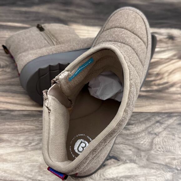 NIB Bzees Glacier 9M Zipper Comfort Lightweight Ankle Boots Booties Taupe - Picture 9 of 14